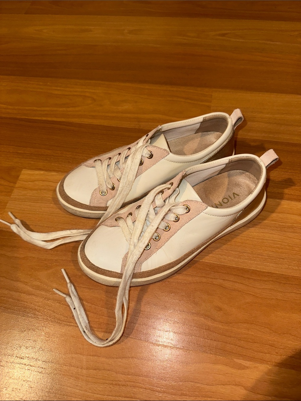 Vionic Women's Cream and Light Pink Casual Lace-Up Sneakers
